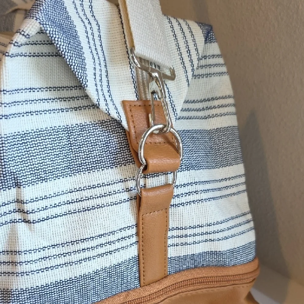 DSW Striped WEEKENDER Bag with Tan Accents - Picture 5 of 9